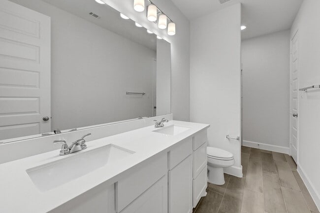 Building Photo - 15835 Bird of Paradise Dr