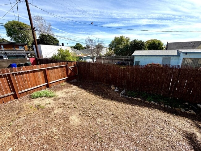 Building Photo - Adorable Downtown Upland Bungalow
