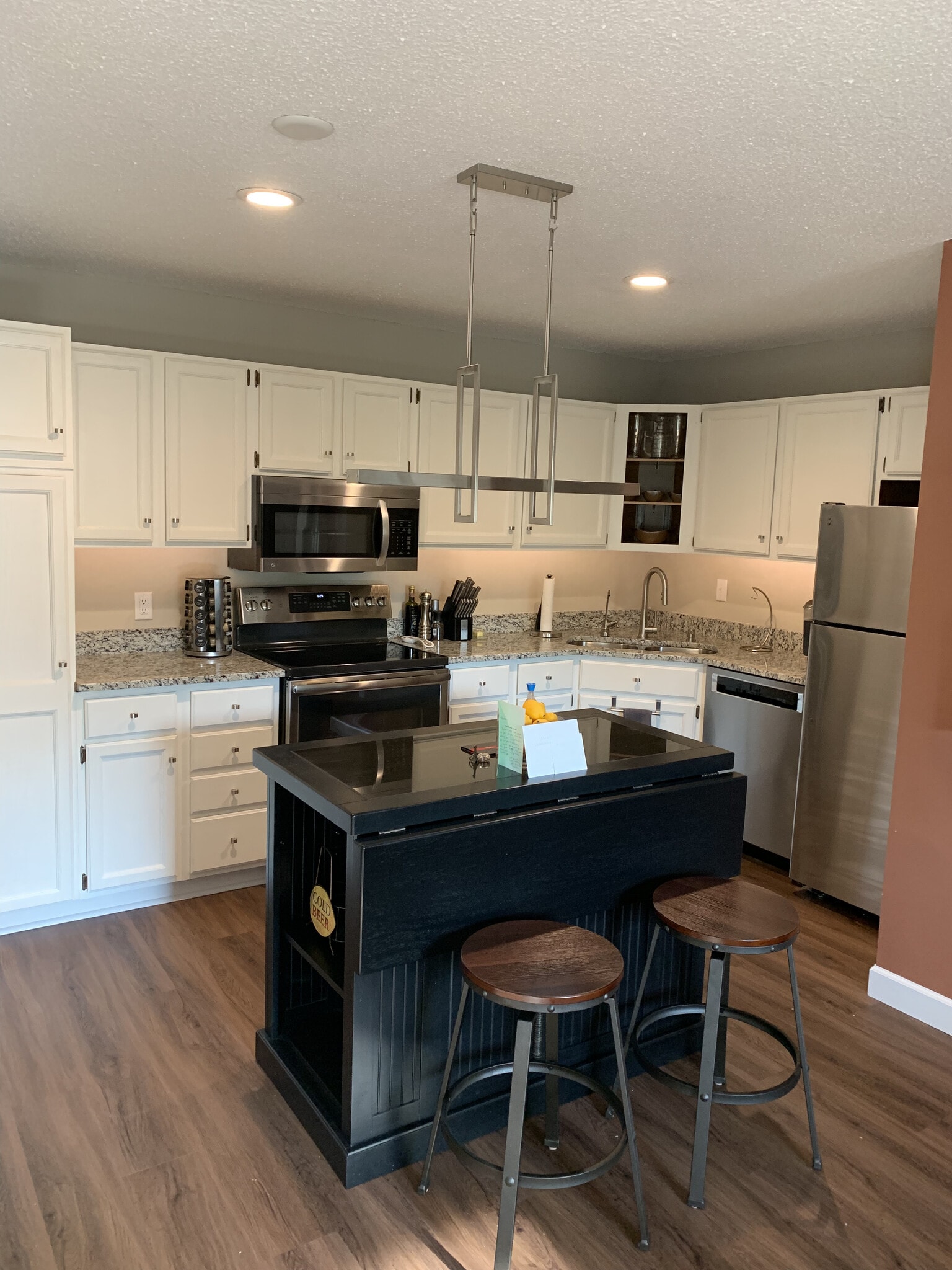 Kitchen - 2150 Ridge Dr