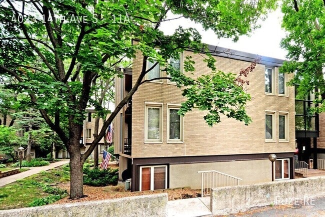 Building Photo - 4023 14th Ave S