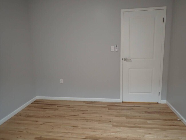 Building Photo - 982 Dumont Ave