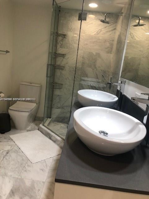 Building Photo - 9821 E Bay Harbor Dr