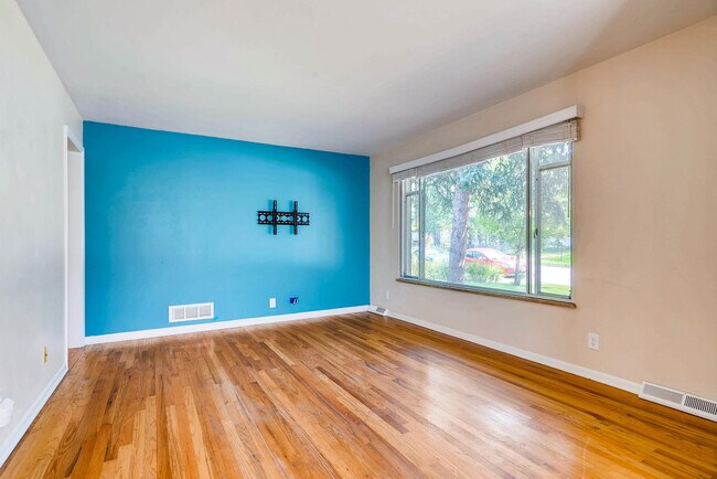 Building Photo - 1667 S Milwaukee St