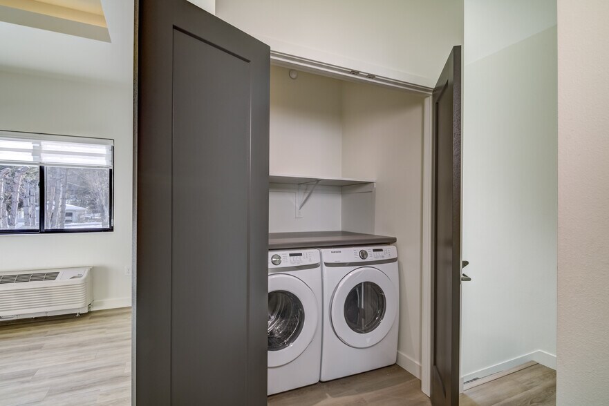 Theodora Rowhomes 32053265 Fairfax St Eau Claire WI 54701