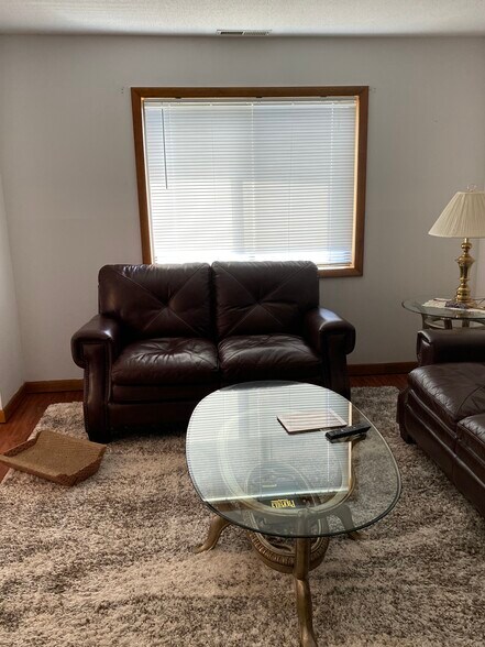 Building Photo - 166 Old Brookfield Rd