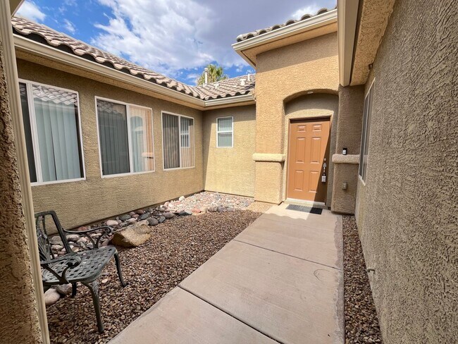 Building Photo - Southwest are 3 bedrooms and 2bathrooms si...