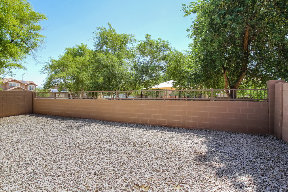 Building Photo - 15423 W Poinsettia Dr