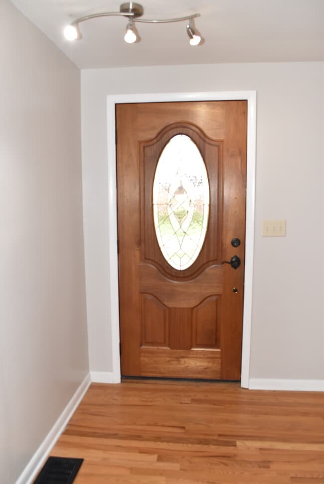 Building Photo - 6989 Salem Rd