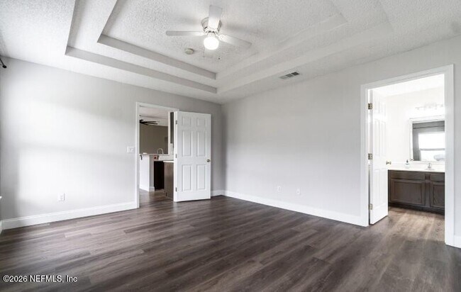 Building Photo - 557 Grand Parke Dr