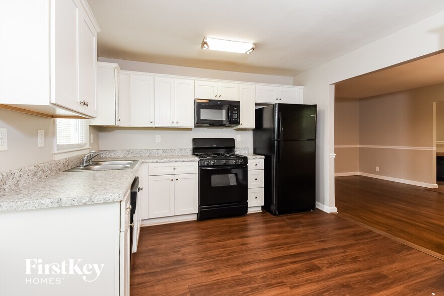 Building Photo - 492 Gresham Rd SW