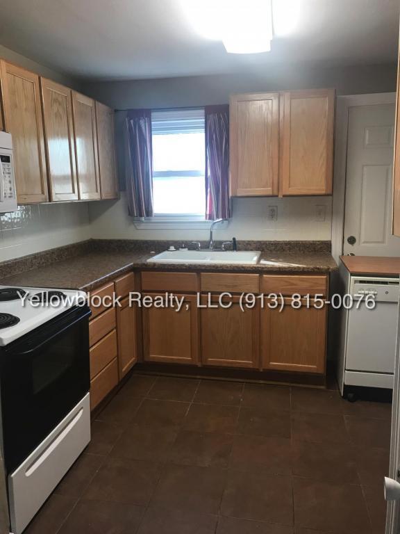 Building Photo - 320 E 79th Terrace
