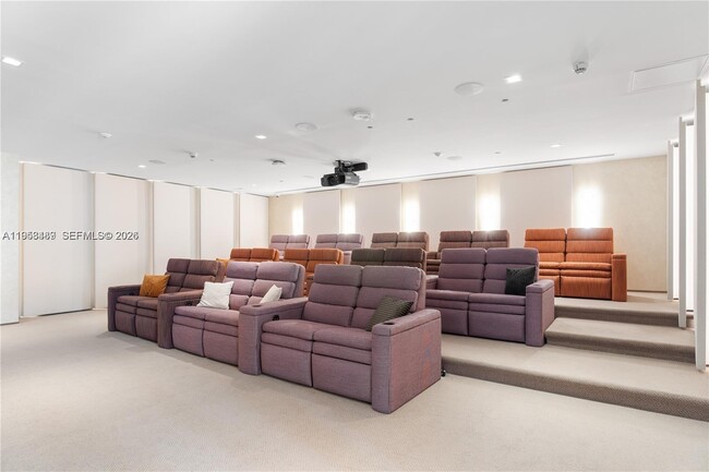 Building Photo - 700 NE 26th Terrace