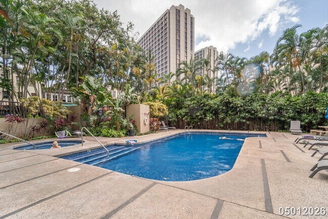 Building Photo - Luxury 1-Bedroom Condo with Stunning Mountain Views