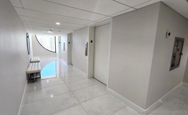 Building Photo - 3400 N Ocean Dr