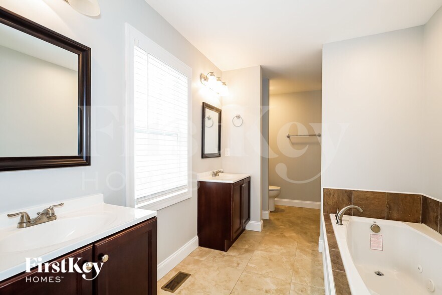 Building Photo - 7761 Sarah Dr