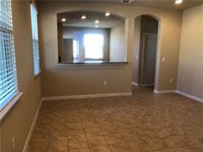 Building Photo - 2880 Donnell Dr