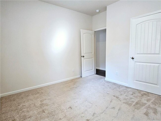 Building Photo - 306 Walnut Grv Wy