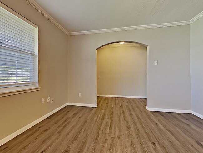Building Photo - 2705 Coy Dr