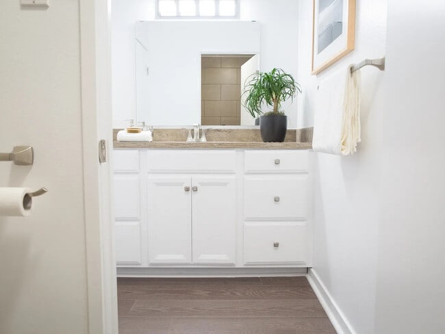 Building Photo - 101 Lombard St