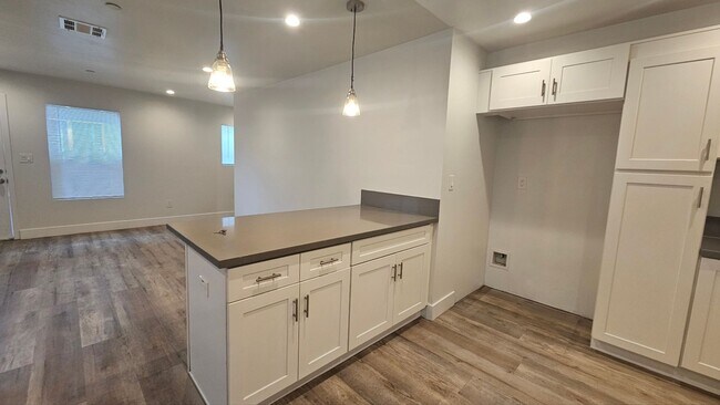 Building Photo - 10960 Avalon Blvd