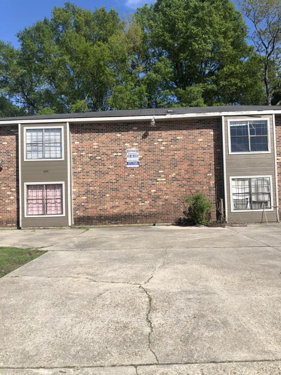 Primary Photo - 2025 Sherwood Meadow Dr