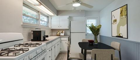 Building Photo - 2442 Oates Dr
