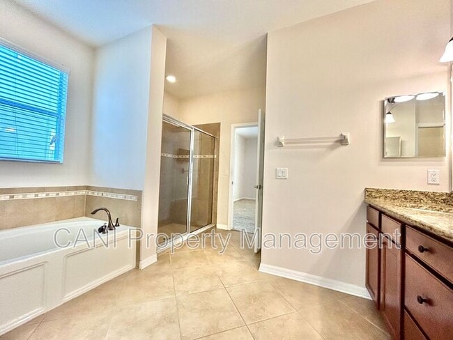 Building Photo - 11210 Roseate Dr