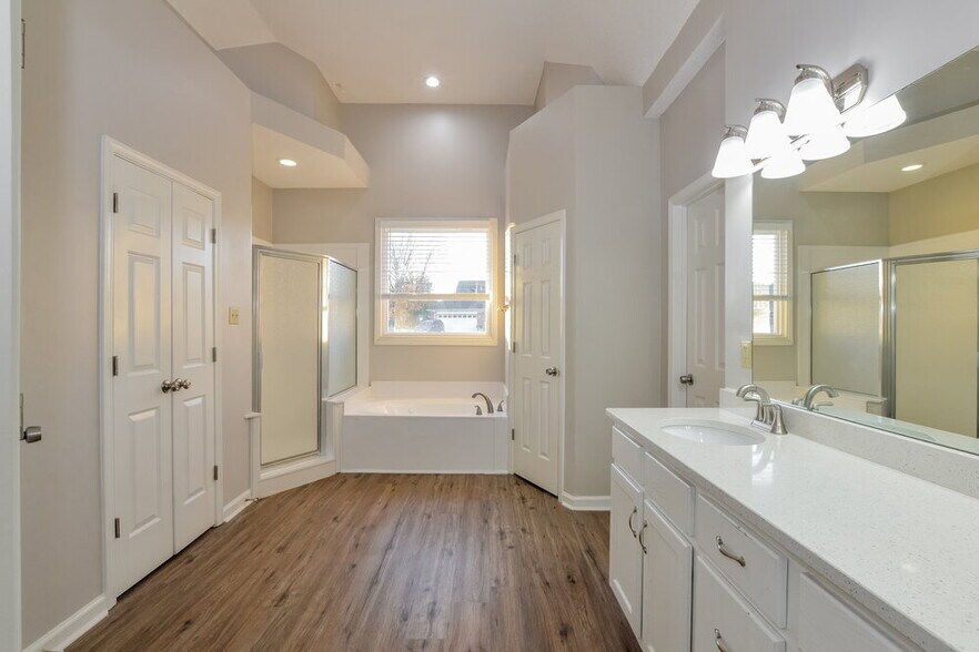 Building Photo - 6544 Misslow Cove