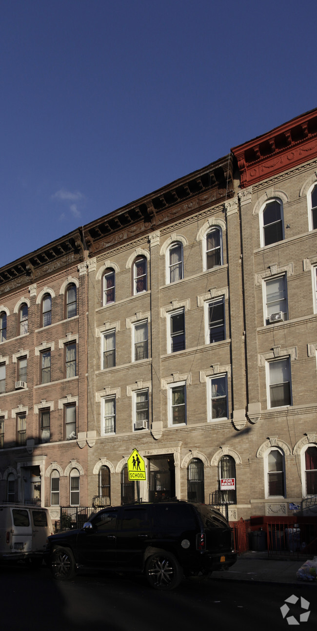 Building Photo - 95 Kingston Ave