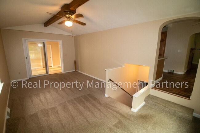 Building Photo - Charming 3 Bed 1 Bath Corner-Lot Ranch on 0.25+ Acres - Lawncare Included