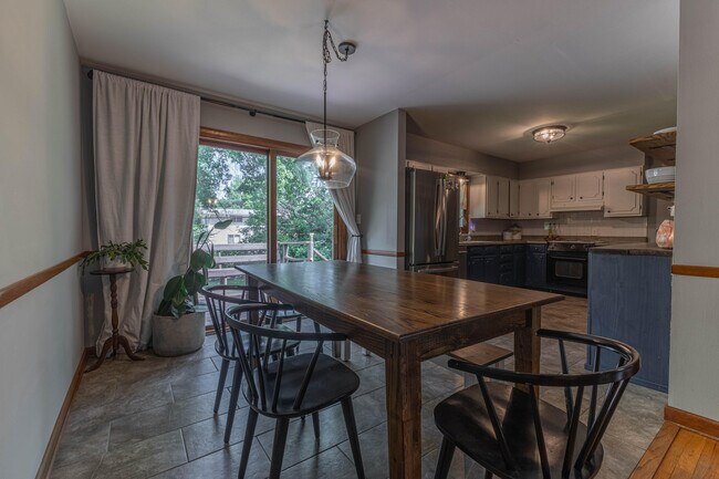 Building Photo - 3312 Lynnwood Dr