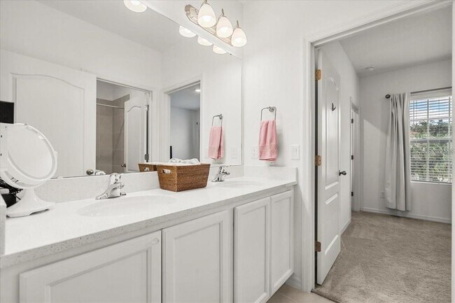 Building Photo - 2710 Bolzano Dr
