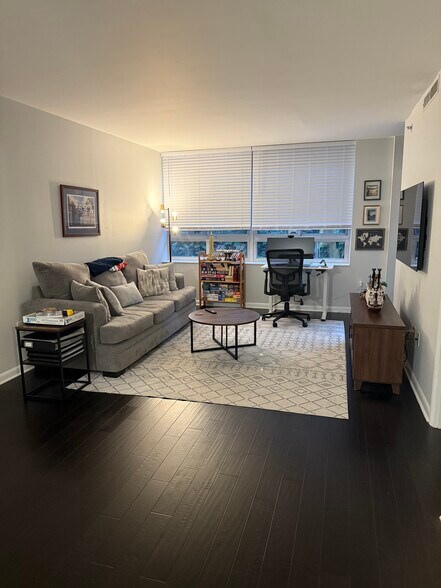 Building Photo - 350 G St SW