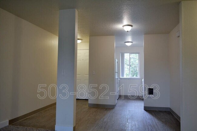 Building Photo - 20125 SW Tualatin Valley Hwy