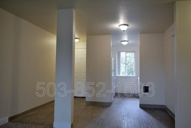 Building Photo - 20125 SW Tualatin Valley Hwy