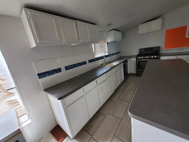 Building Photo - 15107 Pearce Ln