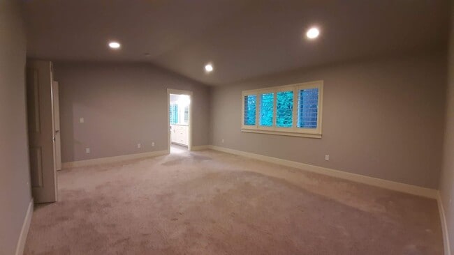 Building Photo - Magnificent Gig Harbor 4 Bed Home For Rent