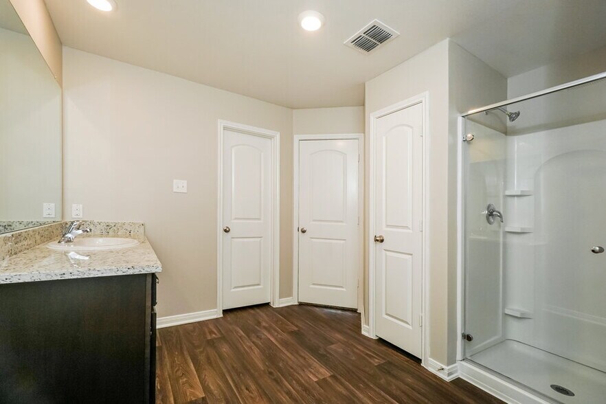 Building Photo - 3889 Northaven Trail