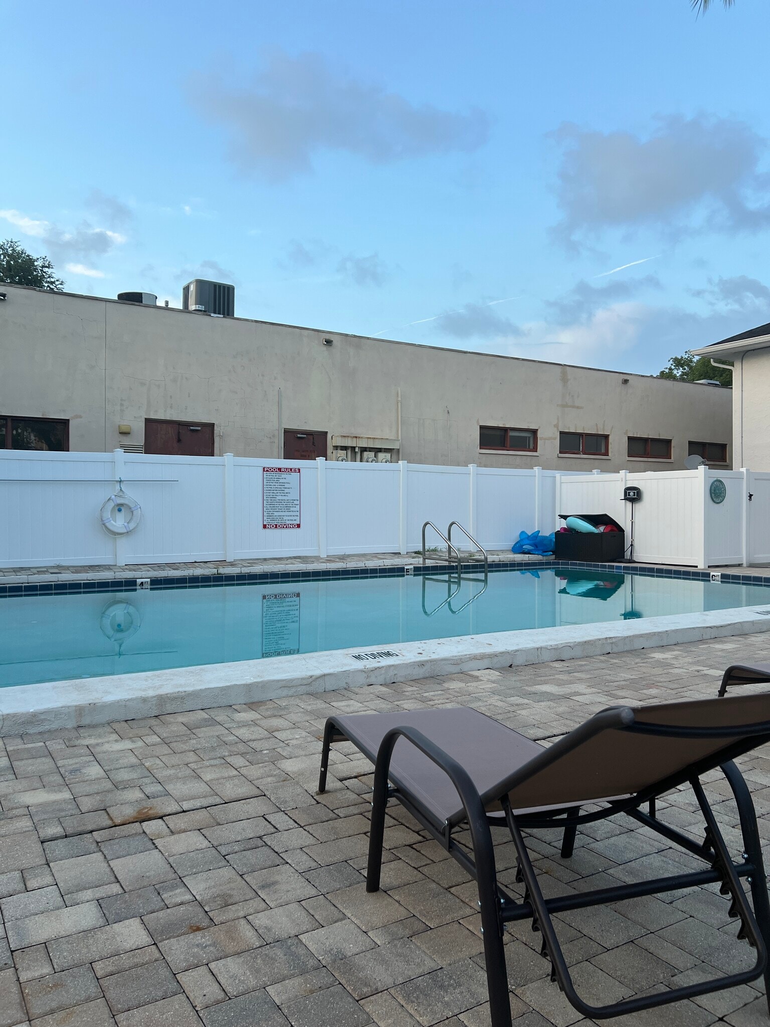 Building Photo - 5653 Townhouse Dr