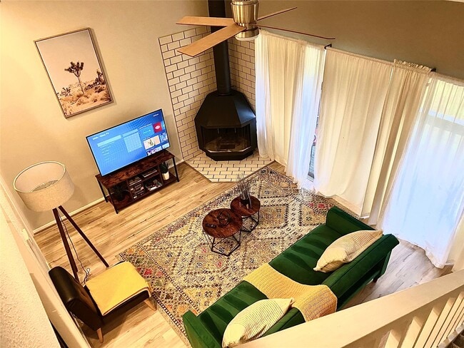 Building Photo - 12900 Walden Rd