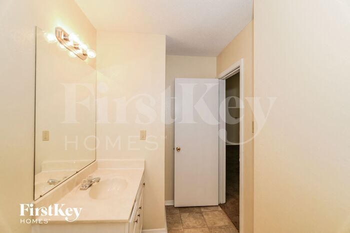 Building Photo - 4100 Hampton Manor Cove