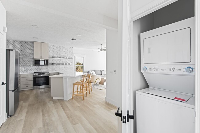 Building Photo - Newly Renovated Beach Front Four Bedroom Home