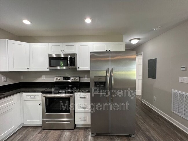 Building Photo - 223 N Briggs Ave