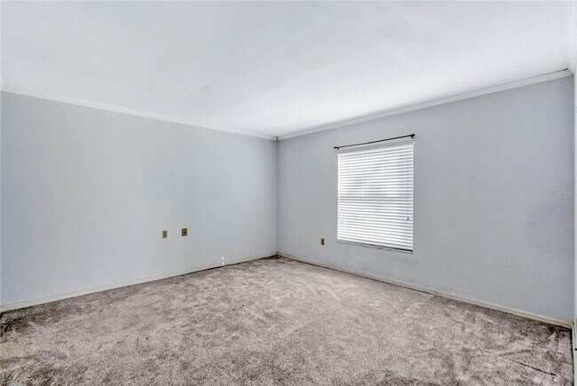 Building Photo - 1236 Villa Ln