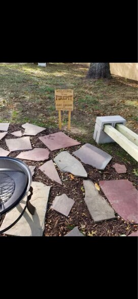 Building Photo - 469 Auborn Ave