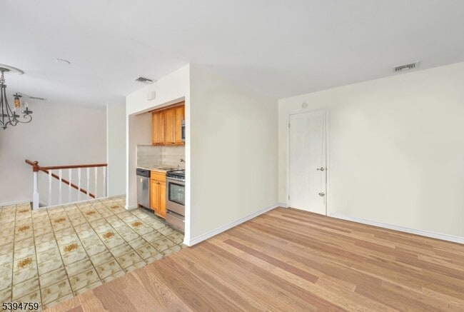 Building Photo - 612 High Mountain Rd