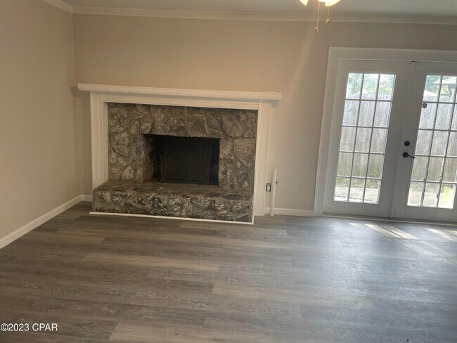 Building Photo - 102 Hershel Ct