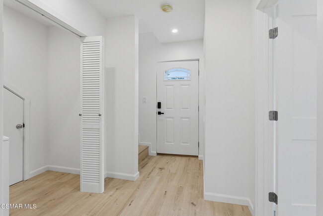 Building Photo - 265 McKnight Rd