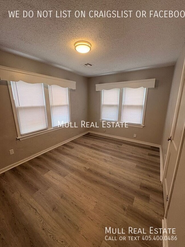 Building Photo - 1041 N Tabor Dr