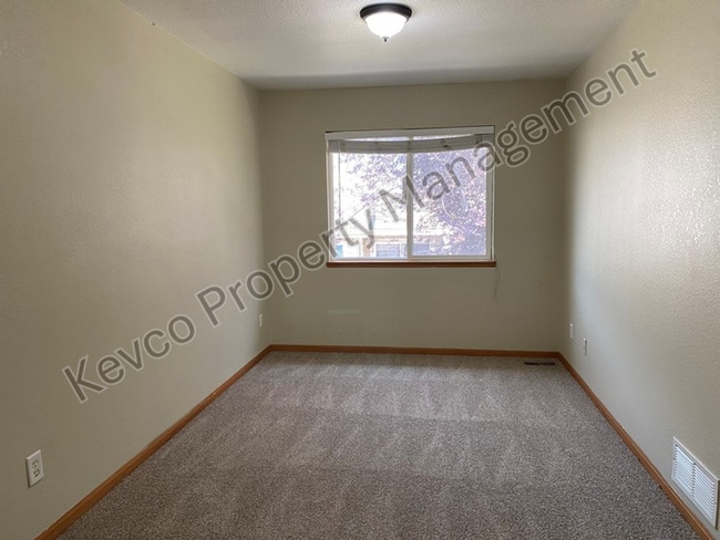 Building Photo - 1637 Westbridge Dr